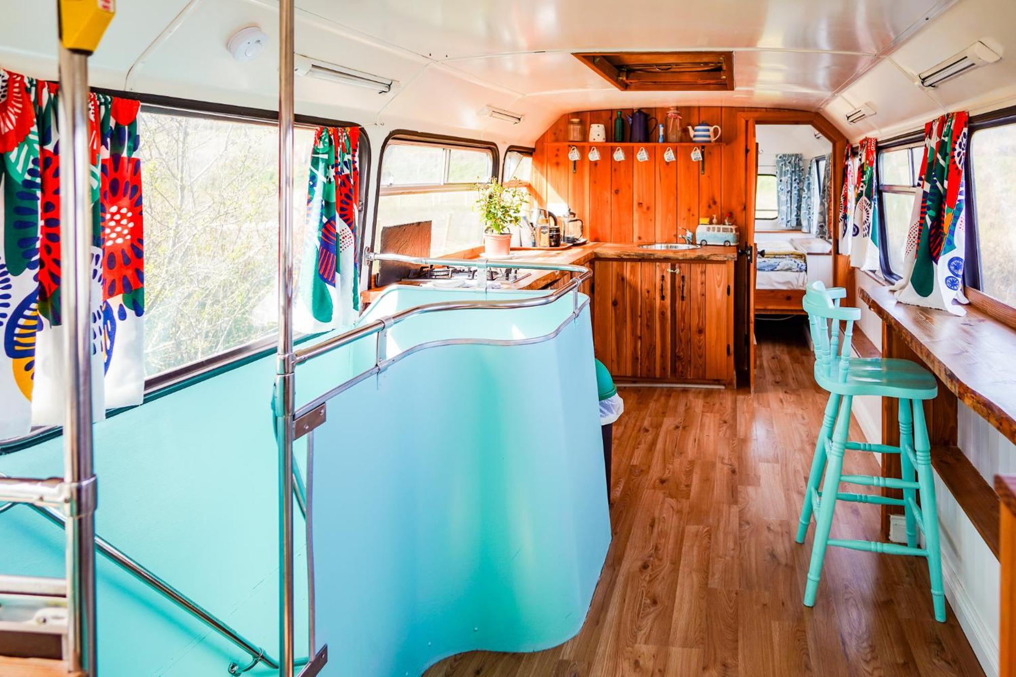 Double Decker Bus At Valentia Island Escape Hotel Chapeltown Exterior photo